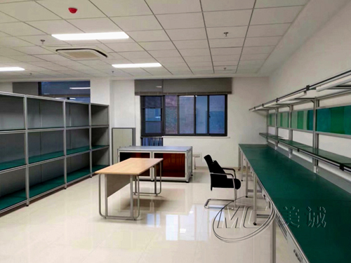 浙江鋁型材廠家生產(chǎn)的防靜電工作臺(tái)，和江蘇有什么不一樣？