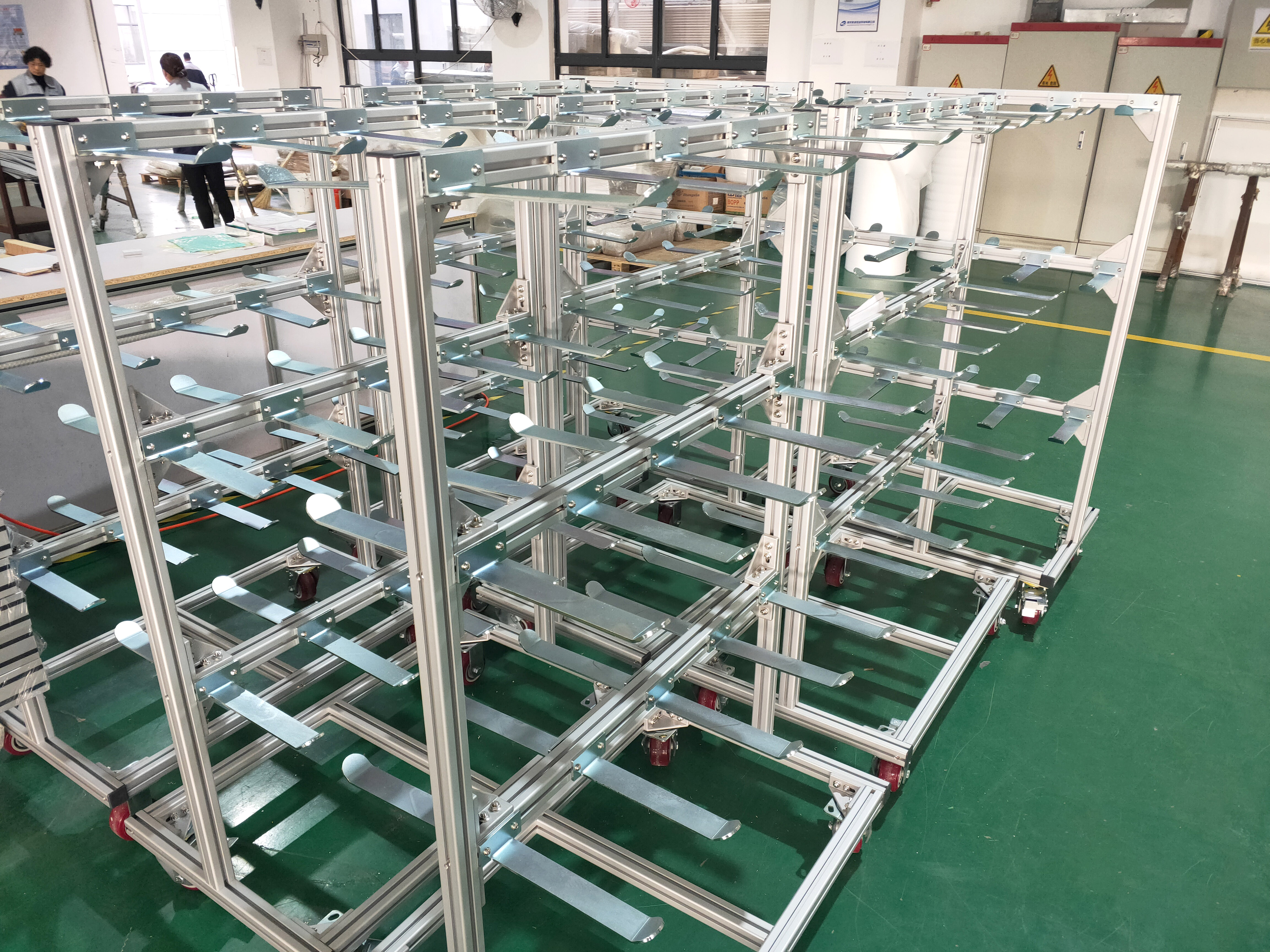 型材架屬于半成品，可變成各式成品